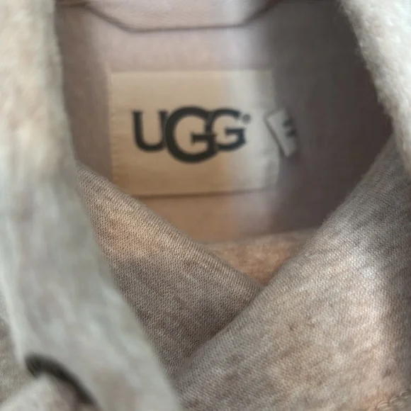 UGG fleece poncho - Picture 4 of 6